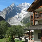 فندق De La Maison
