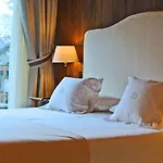 De La Maison Hotel