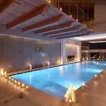 De La Maison فندق