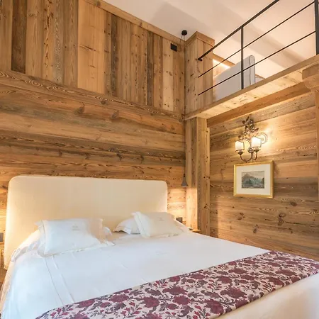 De La Maison Hotel