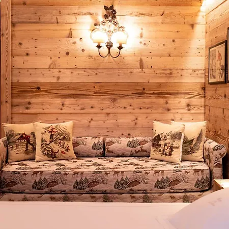 De La Maison Hotel