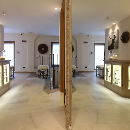 מלון De La Maison 5*